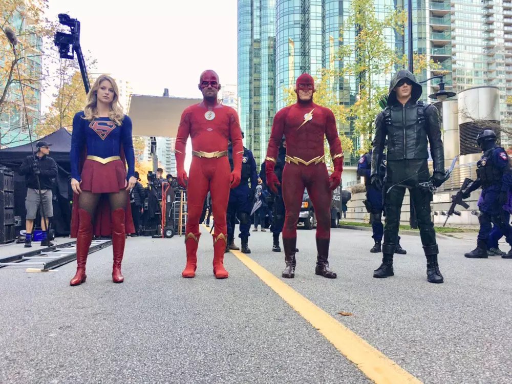 John Wesley Shipp donning his classic Flash costume in Elseworlds crossover