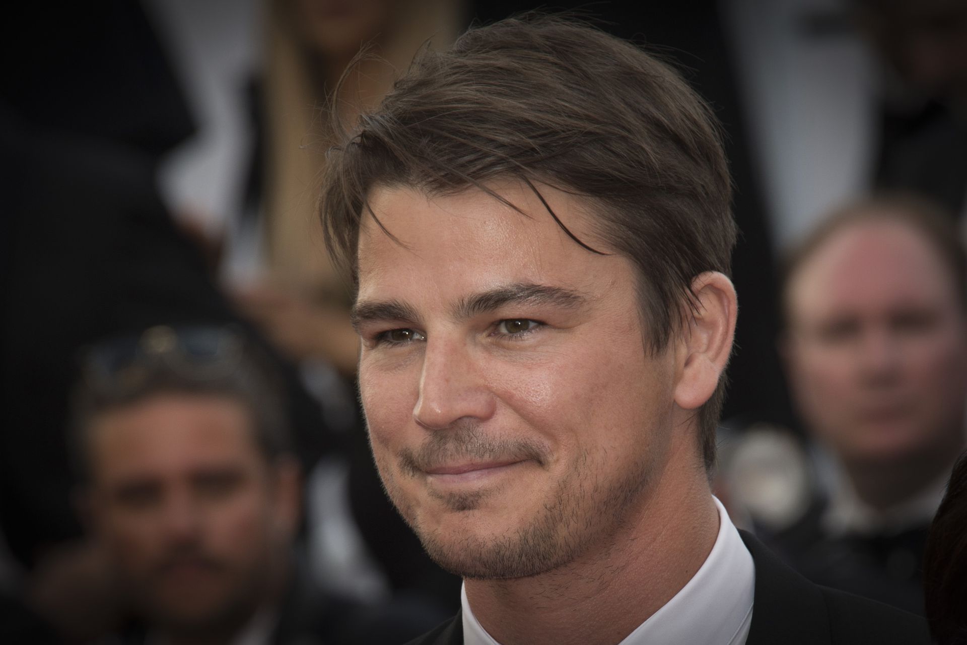 Pascal is perfect, but ain't Josh Hartnett (from Oppenheimer) Joel's first  game model brought to life? : r/Fancast